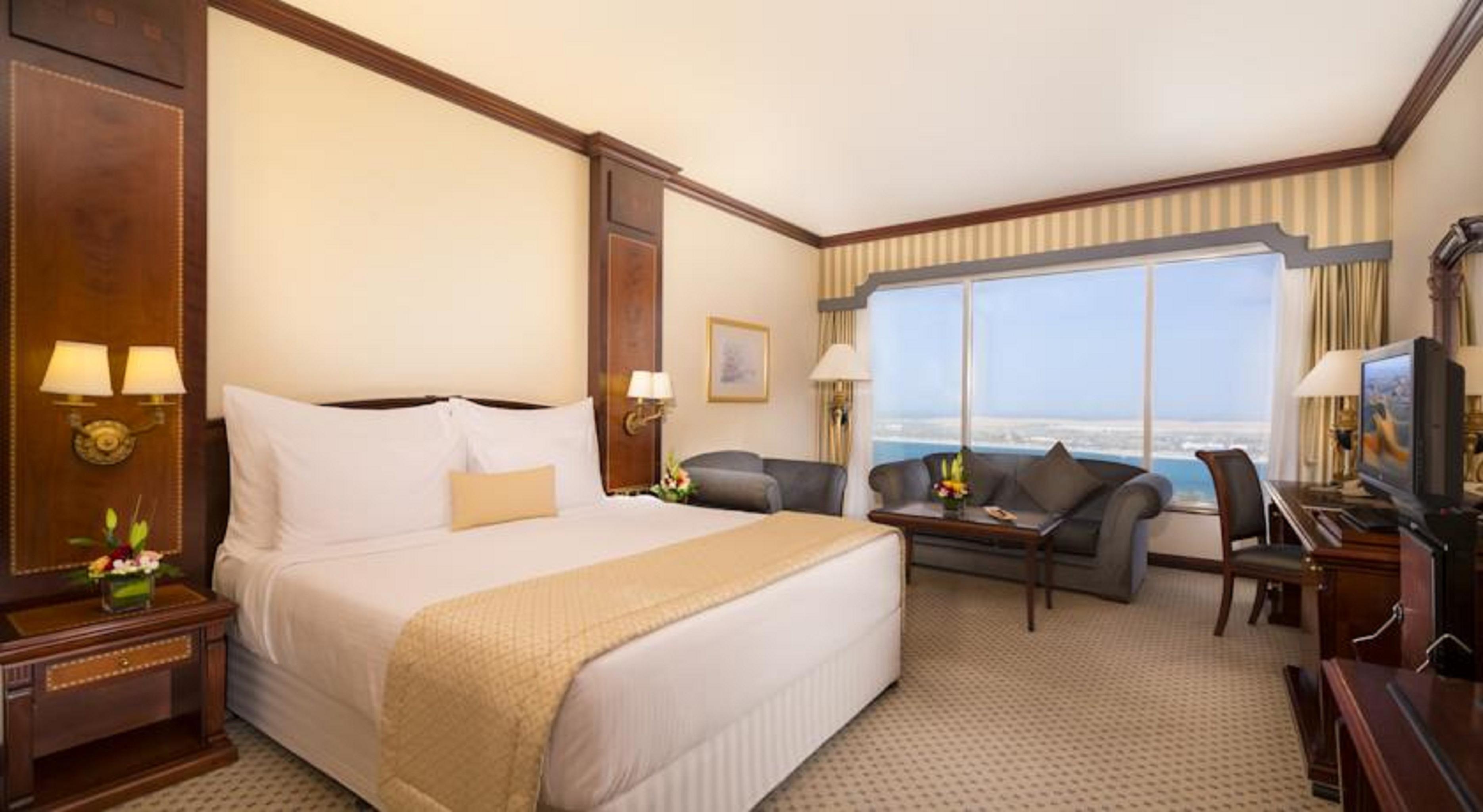 Corniche Hotel Abu Dabi Exterior foto