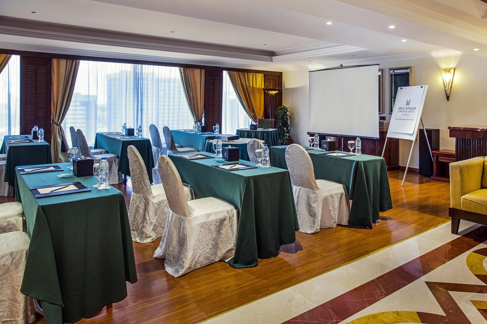 Corniche Hotel Abu Dabi Exterior foto Meeting room