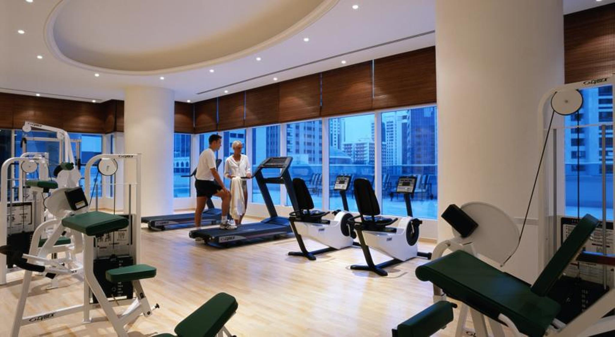 Corniche Hotel Abu Dabi Facilidades foto The gym at the Four Seasons Hotel, Hong Kong