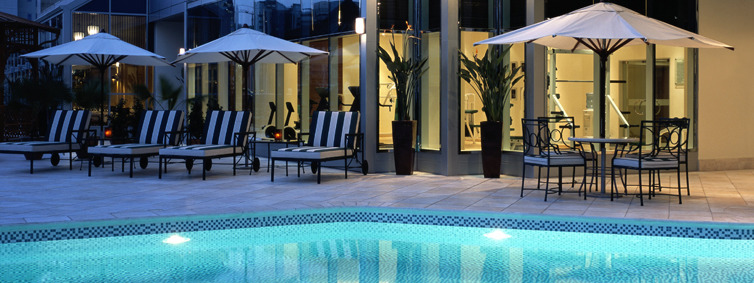 Corniche Hotel Abu Dabi Exterior foto The pool at the Mandarin Oriental, Munich