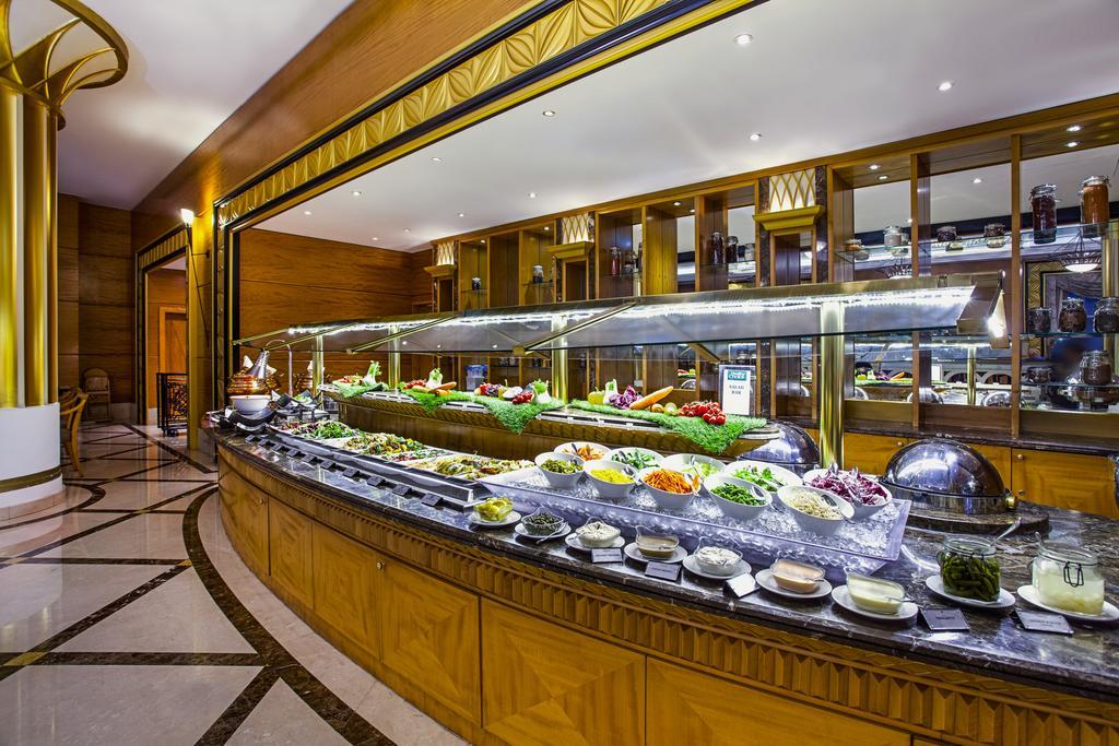 Corniche Hotel Abu Dabi Exterior foto A salad bar