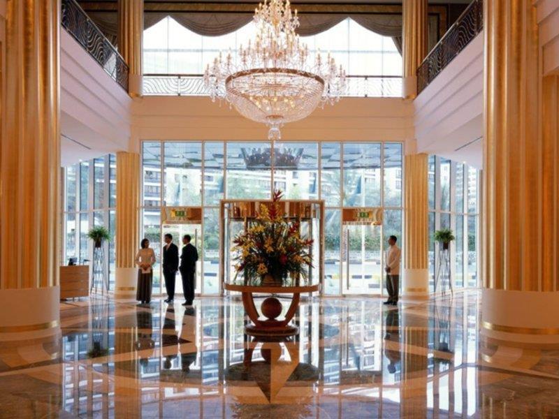 Corniche Hotel Abu Dabi Exterior foto Lobby