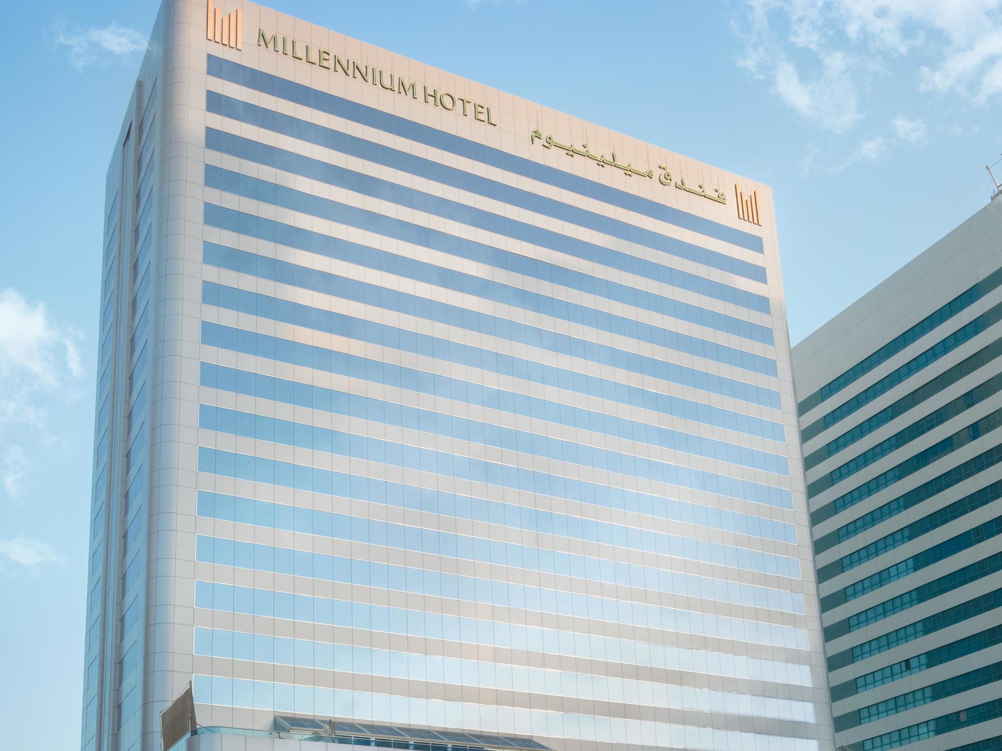 Corniche Hotel Abu Dabi Exterior foto Millennium Hotel